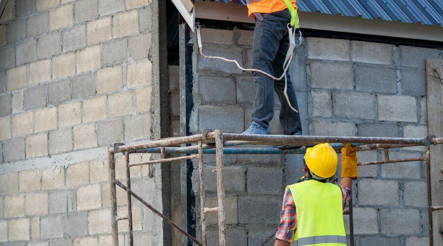Expert Emergency Roof Repairs services in Sardis, MS